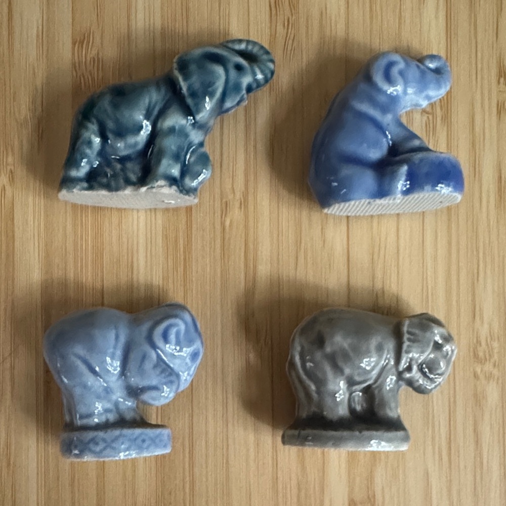 4 Wade England Whimsies Elephant Figurines Red Rose Tea - Instant Collection - Picture 2 of 8